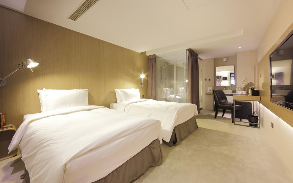 Hotelday Taichung Exterior photo