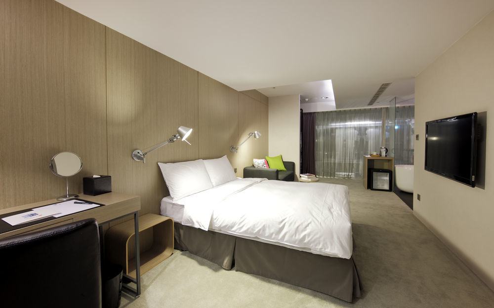 Hotelday Taichung Exterior photo